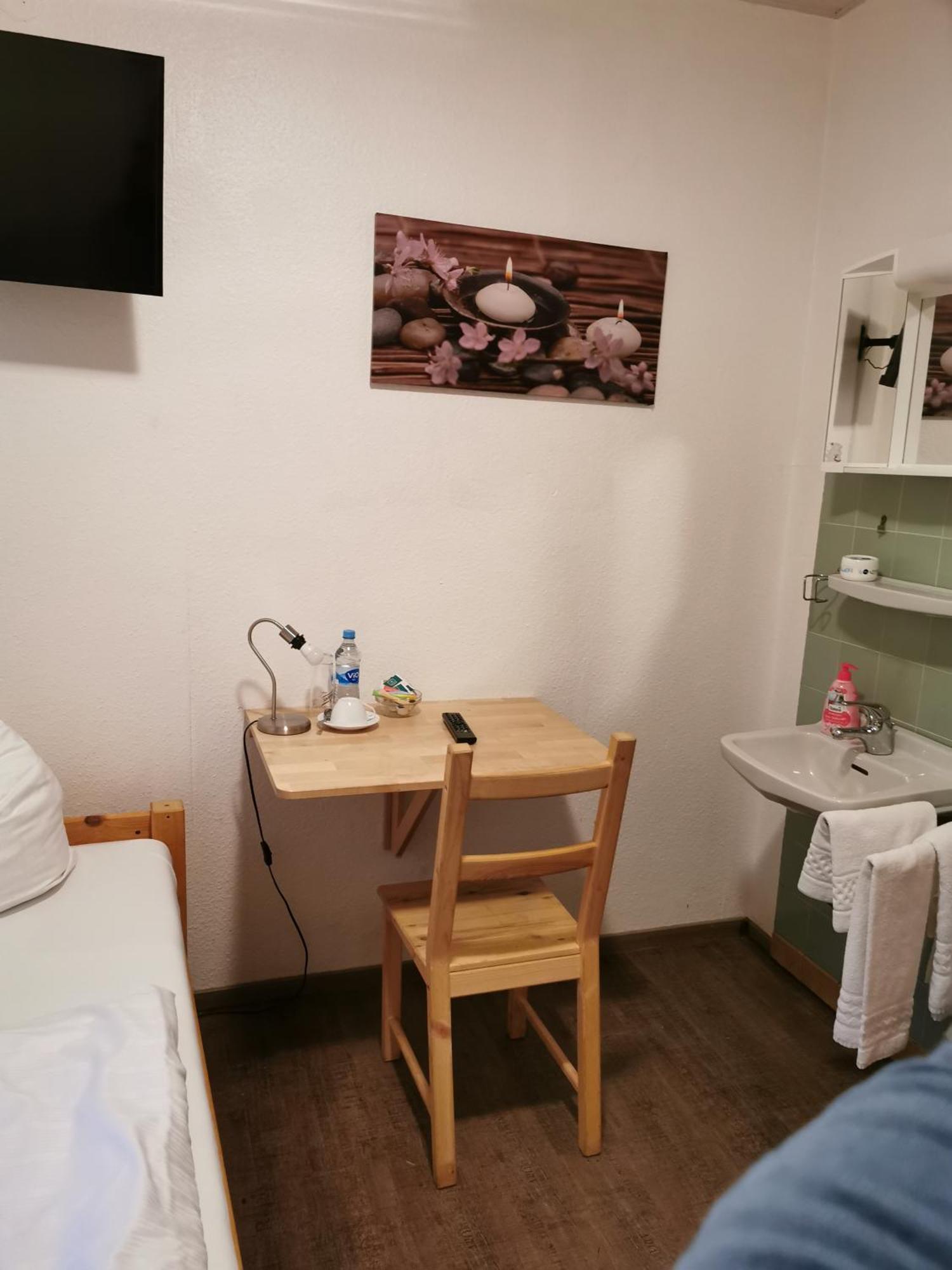 See Lord Hotel Kaiserslautern Room photo