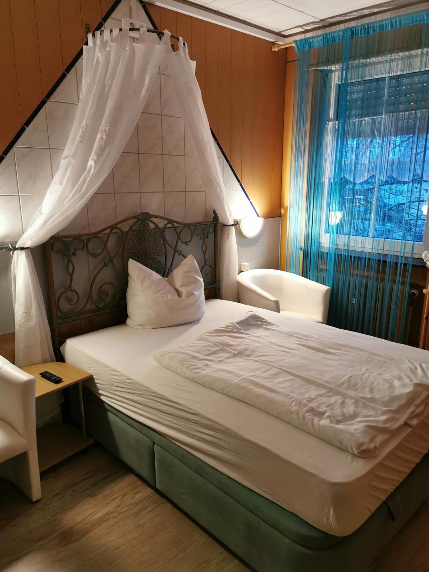See Lord Hotel Kaiserslautern Room photo