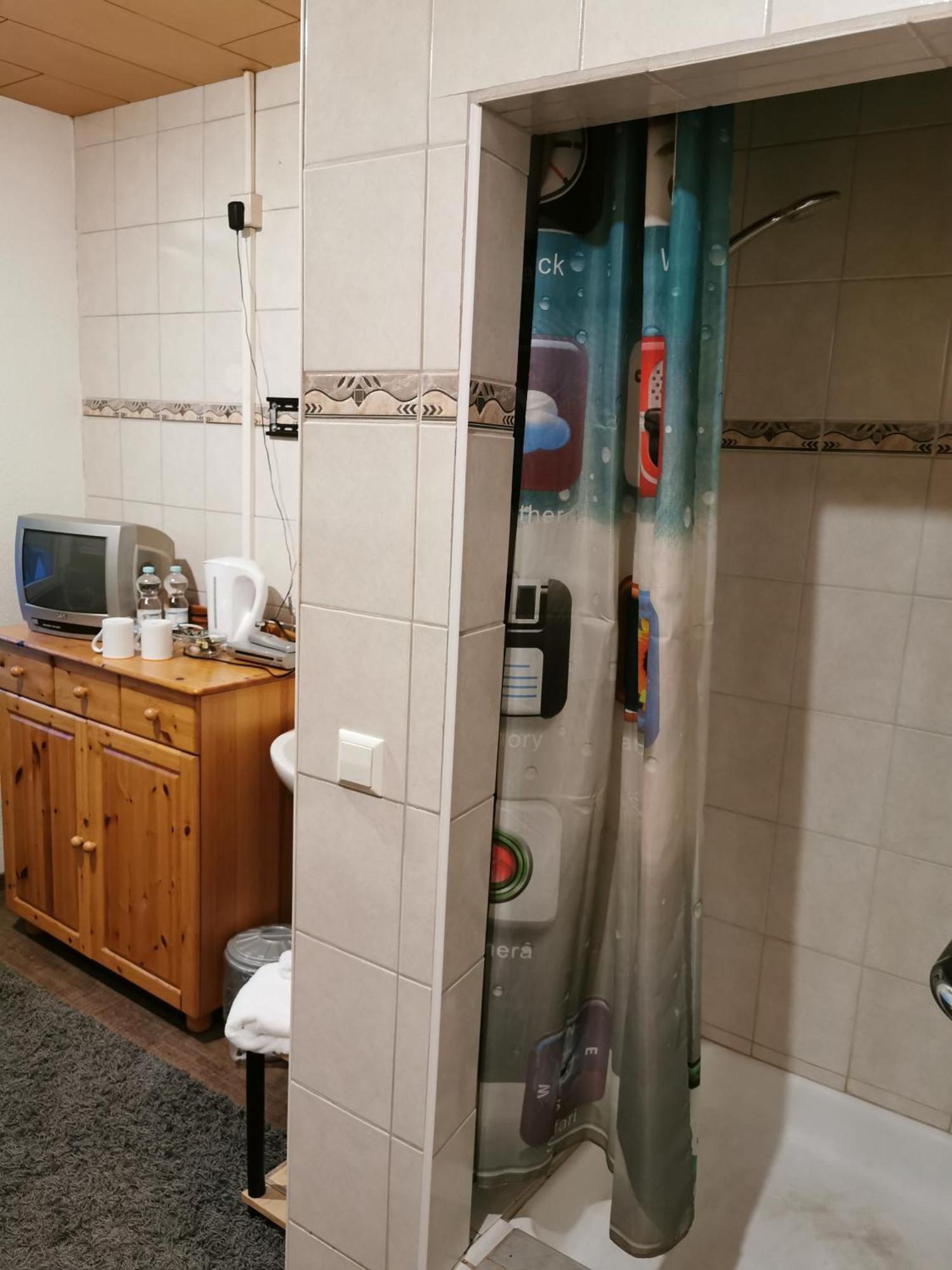 See Lord Hotel Kaiserslautern Room photo