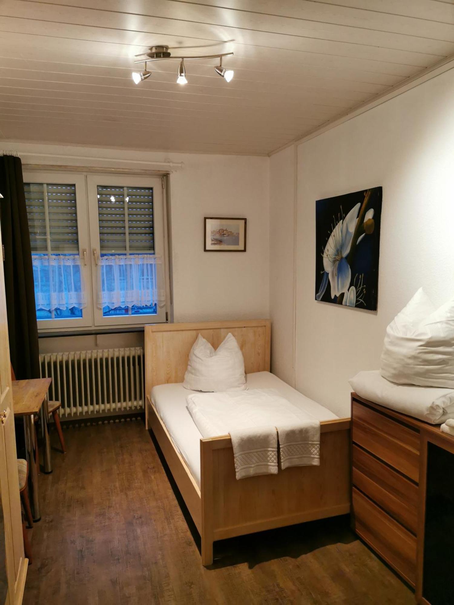 See Lord Hotel Kaiserslautern Room photo