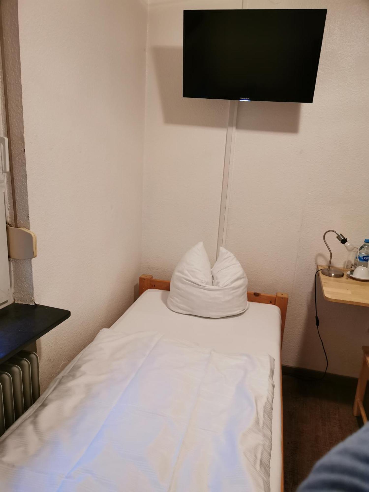 See Lord Hotel Kaiserslautern Room photo